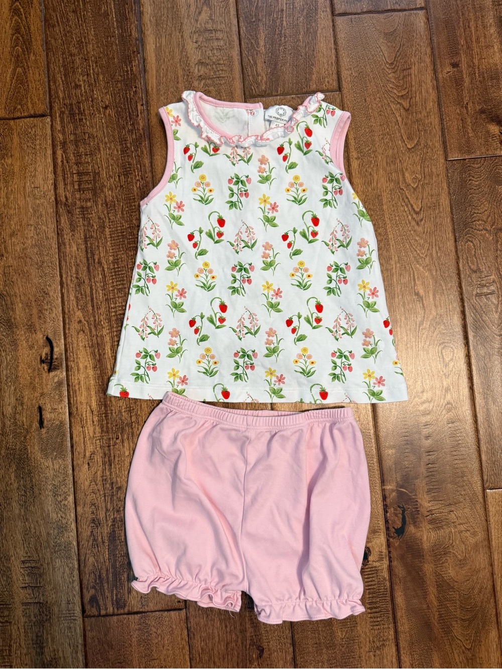 Proper Peony strawberry top and shorts 4t